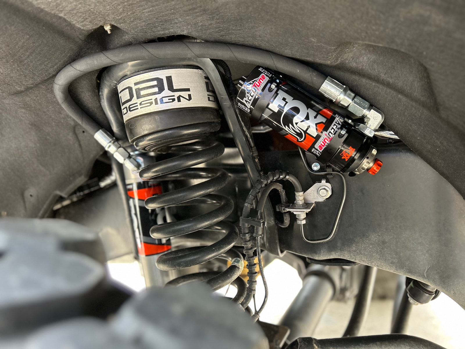 Off Grid Overland Camper - Fox Performance Elite Series 2.5 Reservoir Shocks